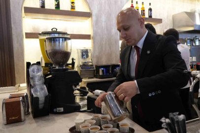 Dünya Kahve Günü’nde vatandaşlara kahve ikram edildi
