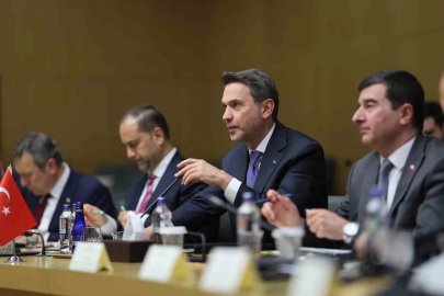 Bakan Bayraktar, Irak Petrol Bakanı Hüdeyir ile bir araya geldi
