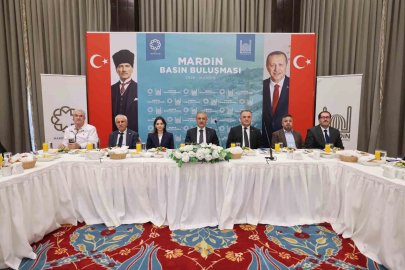 Mardin Valisi ve Büyükşehir Belediye Başkan Vekili Akkoyun, "Terörsüz Türkiye sürecinin bu topraklarda barışın ve kardeşliğin kalıcı hale gelmesi açısından tarihi bir fırsat olduğuna yürekten inanıyoruz"
