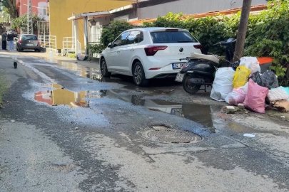 Sarıyer’de evlerinin önünden akan kanalizasyon suyu mahalleliyi isyan ettirdi: "Kendi başımıza belediyecilik yapmaya çalışıyoruz"

