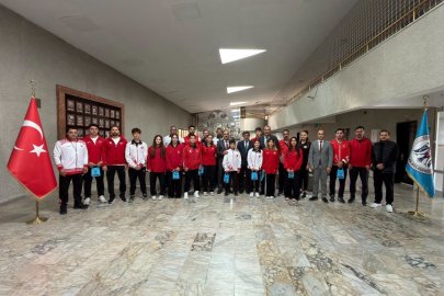 Başkan Aksun, başarılı sporcuları kabul etti