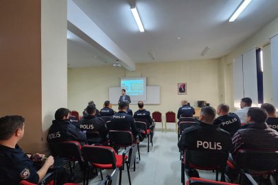Erzincan POMEM'de polis memurlarına "Baba Okulu" semineri