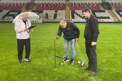 TFF Çim Saha Denetçisi Hakan Cemal Aydın, 13 Şubat Stadyumu Zeminini İnceledi