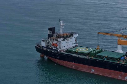 Kaptanı dron saldırısında hayatını kaybeden ARINA A adlı gemi Trabzon açıklarında
