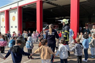 Erzincan’da anaokulu öğrencileri itfaiyeyi ziyaret etti