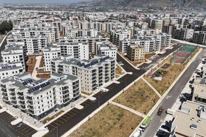 Depremin ardından çorak araziye dönen bölge depremzede vatandaşlara yuva oldu

