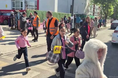 Öğrenci servislerinde yeni güvenlik adımı: Reflektörlü yelek
