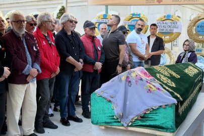 Usta tiyatro oyuncusu Necla Uygur son yolculuğuna uğurlandı
