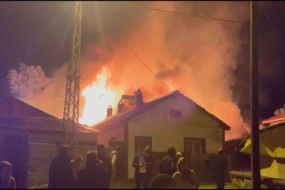 Bolu’da korkutan yangın: Ev, ahır, samanlık, odunluk ve traktör küle döndü
