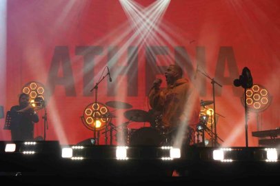 Bolu’da Athena 15 bini aşkın öğrenciye konser verdi
