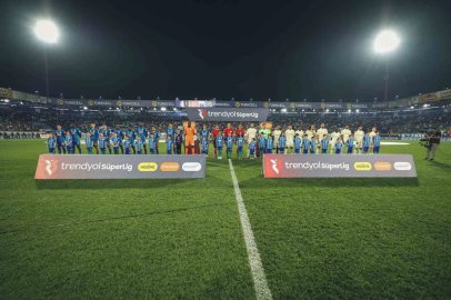 Trendyol Süper Lig: Çaykur Rizespor: 0 - Fenerbahçe: 1 (Maç devam ediyor)
