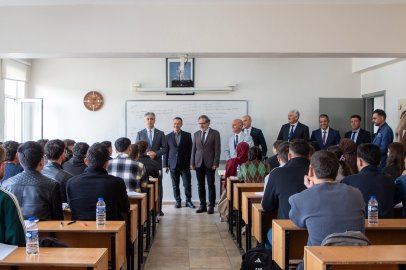 EBYÜ Rektörü Refahiye’de eğitim faaliyetlerini değerlendirdi