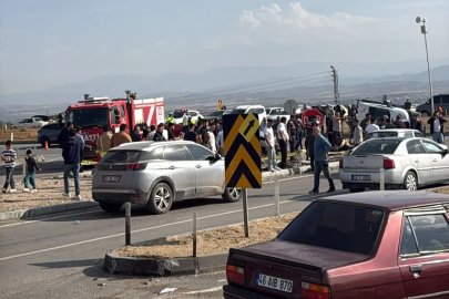 MHP’li milletvekili ve il başkanının konvoyunda kaza: 1 ölü, 4 yaralı

