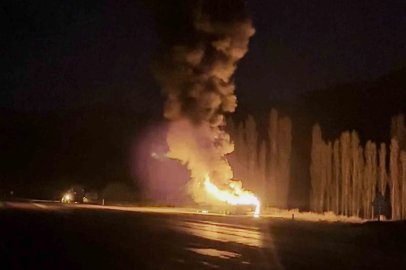 Tırın dorsesi alev topuna döndü
