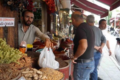 Kış ayları geldi, vatandaşlar aktarlara akın etti
