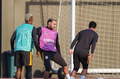 Galatasaray, Barcelona maçı hazırlıklarına devam etti
