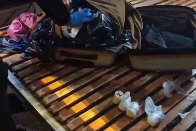 Valizdeki kazaktan 15 bin adet uyuşturucu hap çıktı
