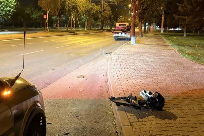 Kayseri’de otomobile ve trafik levhasına çarpan motosiklet sürücüsü 50 metre sürüklendi: 1 ağır yaralı
