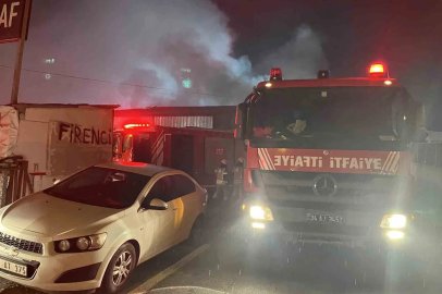 Esenyurt’ta tekstil üzerine iş yeri alev alev yandı
