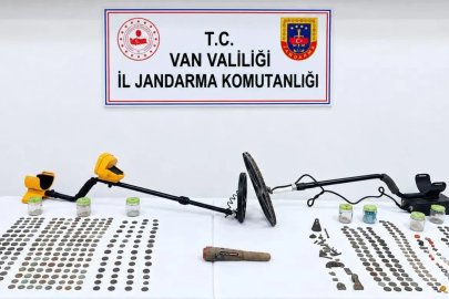 Çaldıran’da Roma dönemine ait 529 adet sikke ele geçirildi
