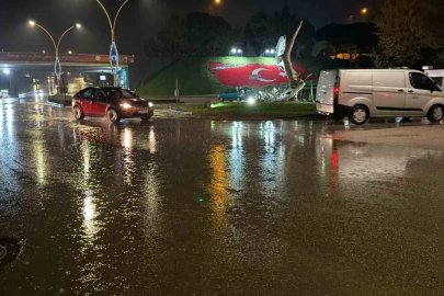 Bolu genelinde gök gürültülü sağanak etkili oldu
