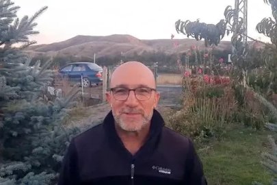 Sivas’ta tren yolunda görülen vaşak ailesi cep telefonu kamerasıyla görüntülendi
