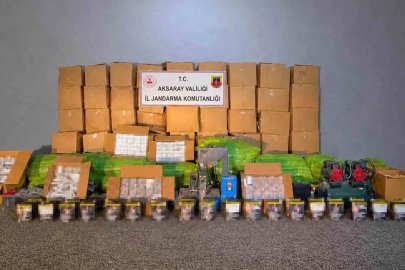 Kaçak sigara imalathanesine jandarma baskını
