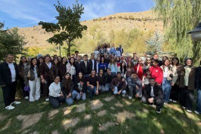 Rektör Kuyrukluyıldız, Eczacılık Fakültesi öğrencileriyle buluştu