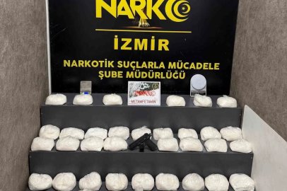 İzmir’de 32 kilo metamfetamin maddesi ele geçirildi
