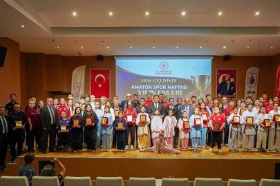Bolu’da yılın en başarılı sporcuları ödüllendirildi
