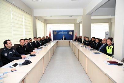Emniyet Müdürü Doköz, birim amirleriyle toplantı yaptı