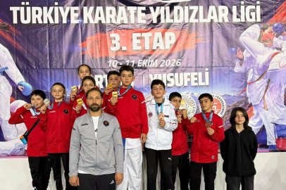 Erzincanlı karateciler Türkiye Yıldızlar Ligi’nde 12 madalya kazandı