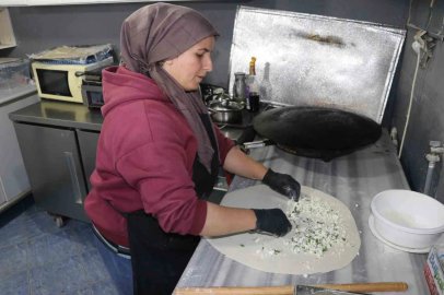 Biri kanser tedavisi gören 4 çocuğuna hem anne hem baba oldu
