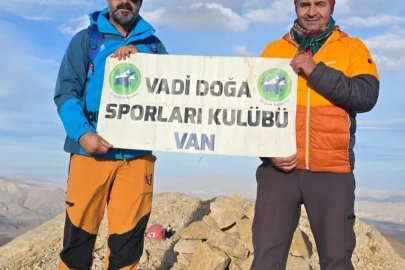 Van’da 3 bin 600 rakımlı İspiriz Dağı’na zirve tırmanışı
