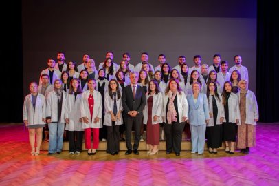 EBYÜ’de diş hekimliği öğrencileri beyaz önlüklerini giydi