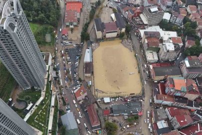 Sarıyer’de sel felaketi, yollar göle döndü, araçlar üst üste yığıldı
