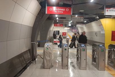 Yenibosna Metrosu’nun tavanından su sızmaya başladı
