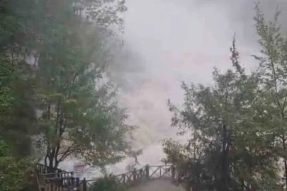 Bursa’da sağanak yağışın etkisiyle Suuçtu Şelalesi coştu
