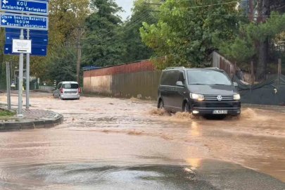 Kocaeli’de sağanak yağış hayatı felç etti: Ev, depo ve seraları su bastı
