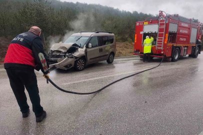 Bolu’da hafif ticari araç ile tır çarpıştı: 1 yaralı
