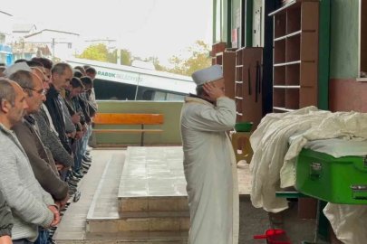 Doğum gününde hayatını kaybeden genç kız gelinliğiyle son yolculuğuna uğurlandı
