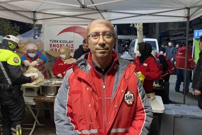 Sel felaketinin yaşandığı Ayazağa’da yemek dağıtımları devam ediyor
