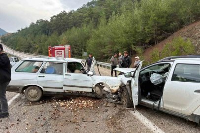 Kozan’da trafik kazası: 1 ölü, 2 yaralı
