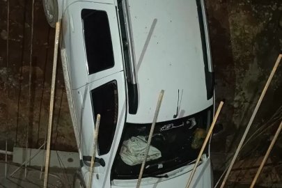 Siirt’te otomobil menfez çukuruna düştü: 2 yaralı
