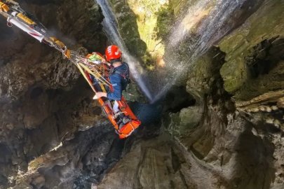 AFAD’ın metrelerce yükseklikteki ileri seviye eğitimleri nefes kesti
