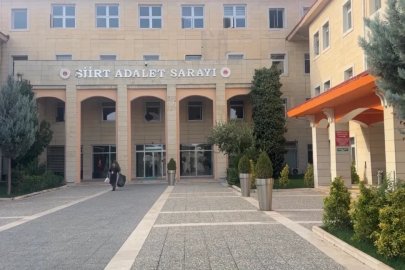 Siirt’te Mekiye Akyel davasının ilk duruşması görüldü: Sanık yakınları mahkeme salonundan çıkarıldı
