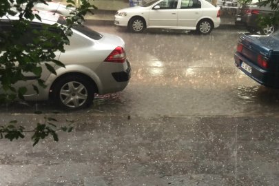 Erzincan’da fındık büyüklüğünde dolu yağdı
