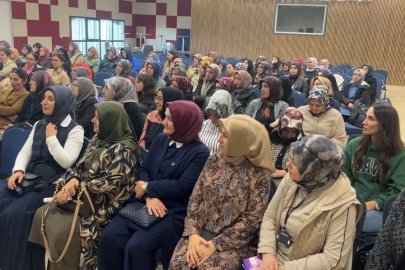 Sivas’ta kursiyerlere kanserde erken teşhisin önemi anlatıldı
