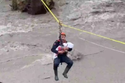 Jandarma sel bölgesinde canla başla mücadele ediyor
