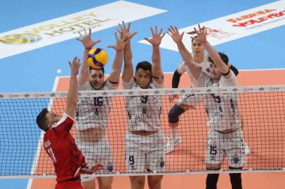 Efeler Ligi: Altekma: 3 - Spor Toto: 2
